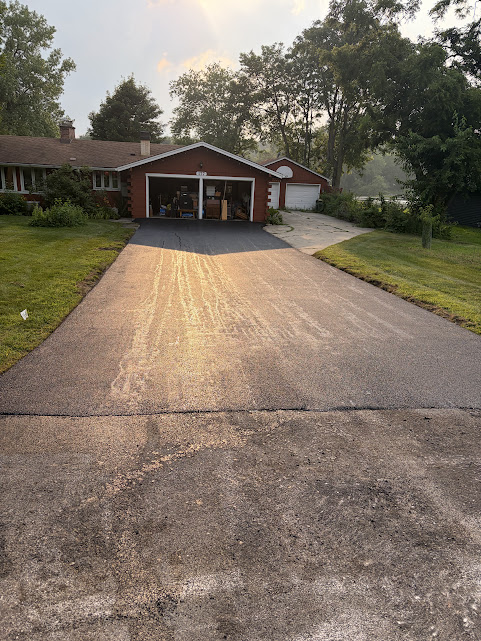 Asphalt paving project in Warrenville Illinois